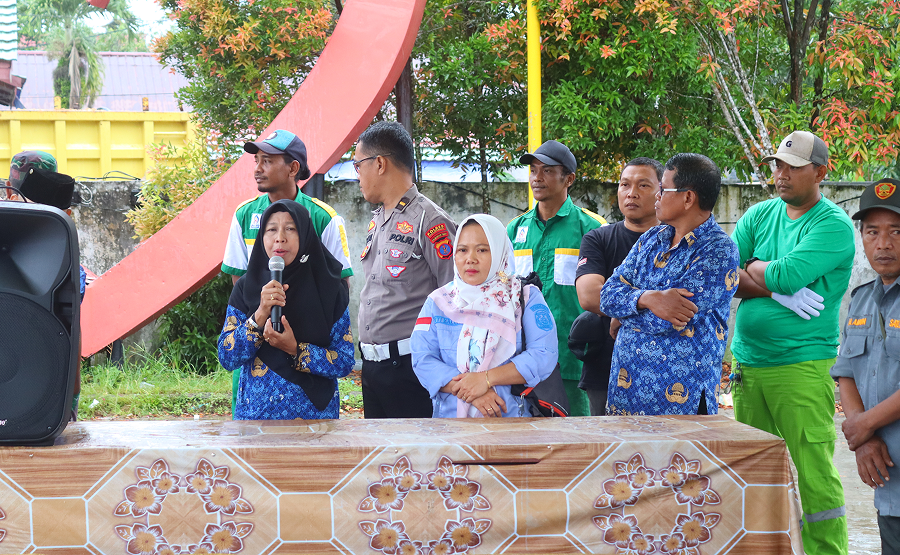 DISPERINDAG KUKAR GELAR OPERASI PASAR MURAH GAS LPG 3KG DI KECAMATAN MUARA JAWA 3 IMG 0112