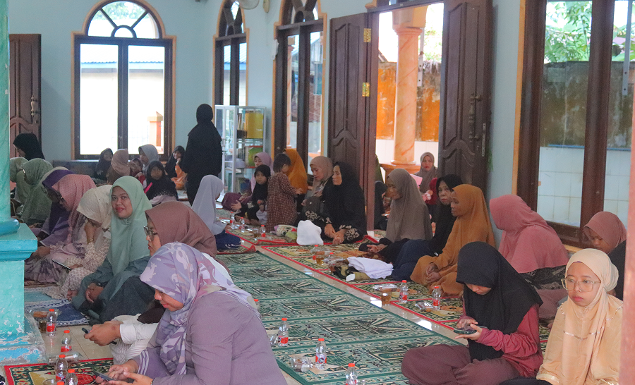 SAFARI RAMADHAN 1446 H JILID 2 DI KELURAHAN TAMA POLE : PERKUAT SILATURAHMI, SAMPAIKAN ASPIRASI WARGA 3 IMG 0204