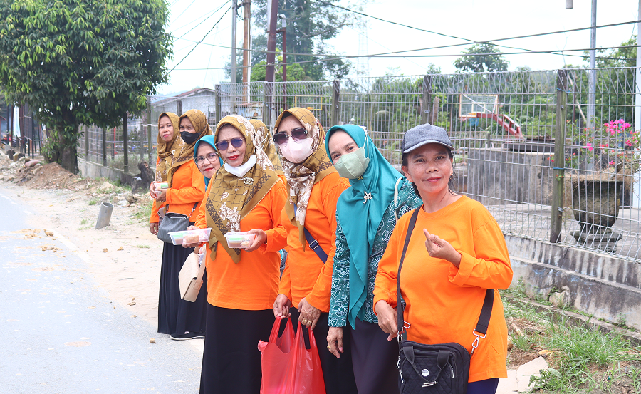 IBU-IBU PKK, DWP, DAN PP PAUD KECAMATAN MUARA JAWA BERBAGI TAKJIL DI BULAN RAMADHAN 5 IMG 0682