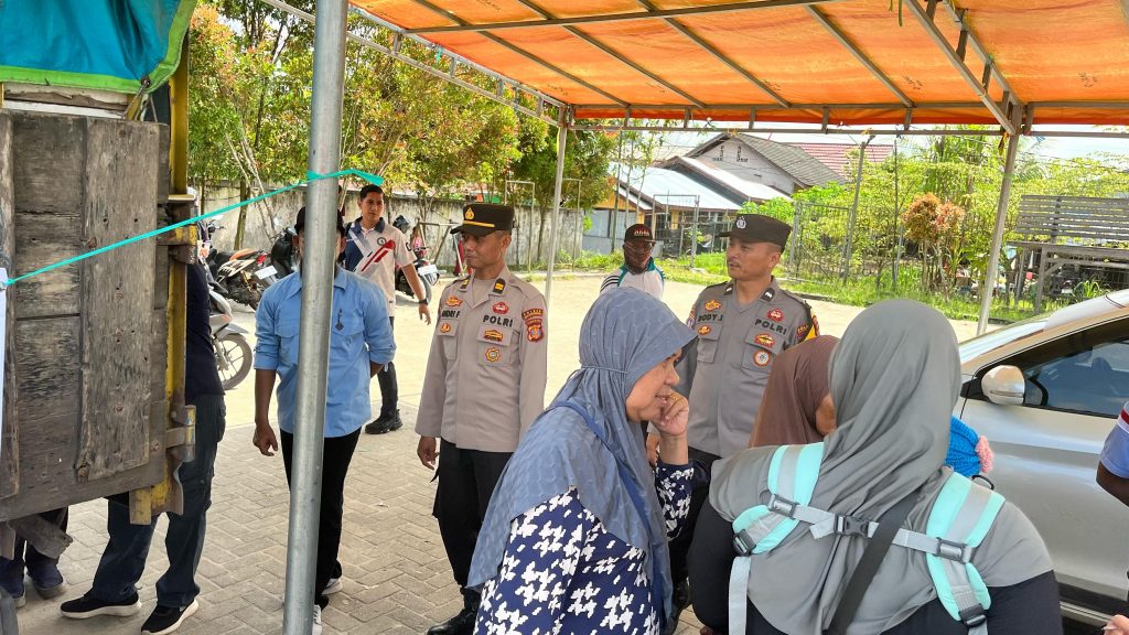 DISPERINDAG KUKAR SUKSES GELAR OPERASI PASAR MURAH DI KECAMATAN MUARA JAWA 5 WhatsApp Image 2025 03 06 at 11.14.00 1