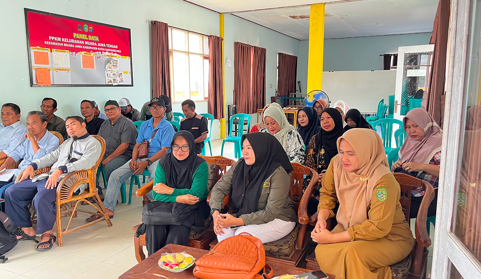 📍CAMAT MUARA JAWA LAKSANAKAN MONEV DAN SOSIALISASI PROGRAM SERDADU PROP_KEMAS DI KELURAHAN MUARA JAWA TENGAH📍 5 IMG 4475