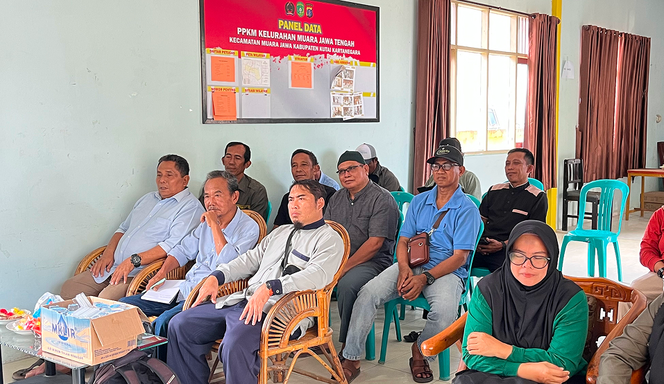 📍CAMAT MUARA JAWA LAKSANAKAN MONEV DAN SOSIALISASI PROGRAM SERDADU PROP_KEMAS DI KELURAHAN MUARA JAWA TENGAH📍 6 IMG 4476