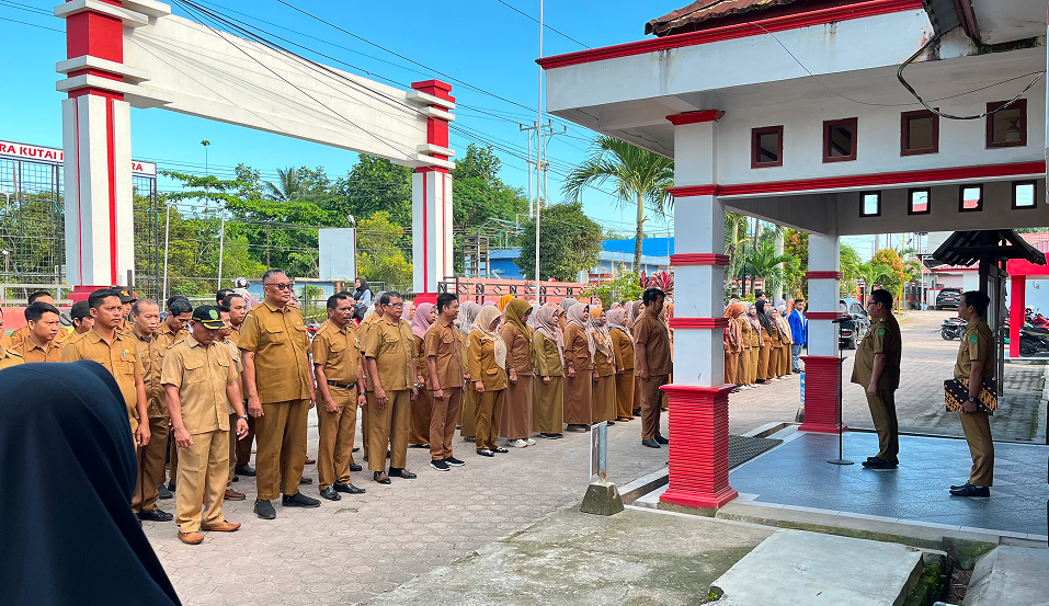 š£KECAMATAN MUARA JAWA MELAKSANAKAN APEL SENIN, DI IKUTI OLEH SELURUH ASN,PPPK, DAN SISWA PKLš£ 5 IMG 6382