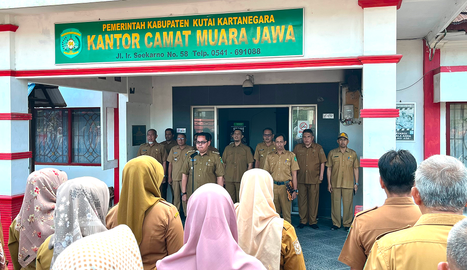 š£KECAMATAN MUARA JAWA MELAKSANAKAN APEL SENIN, DI IKUTI OLEH SELURUH ASN,PPPK, DAN SISWA PKLš£ 6 IMG 6385
