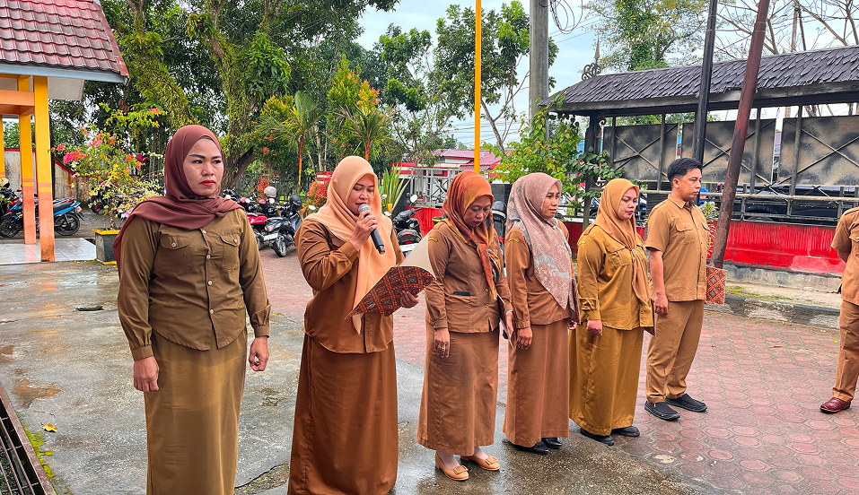 📍PEMERINTAH KECAMATAN MUARA JAWA LAKSANAKAN APEL SENIN, DIPIMPIN LANGSUNG OLEH KASI TRANTIBUM📍 5 IMG 7413