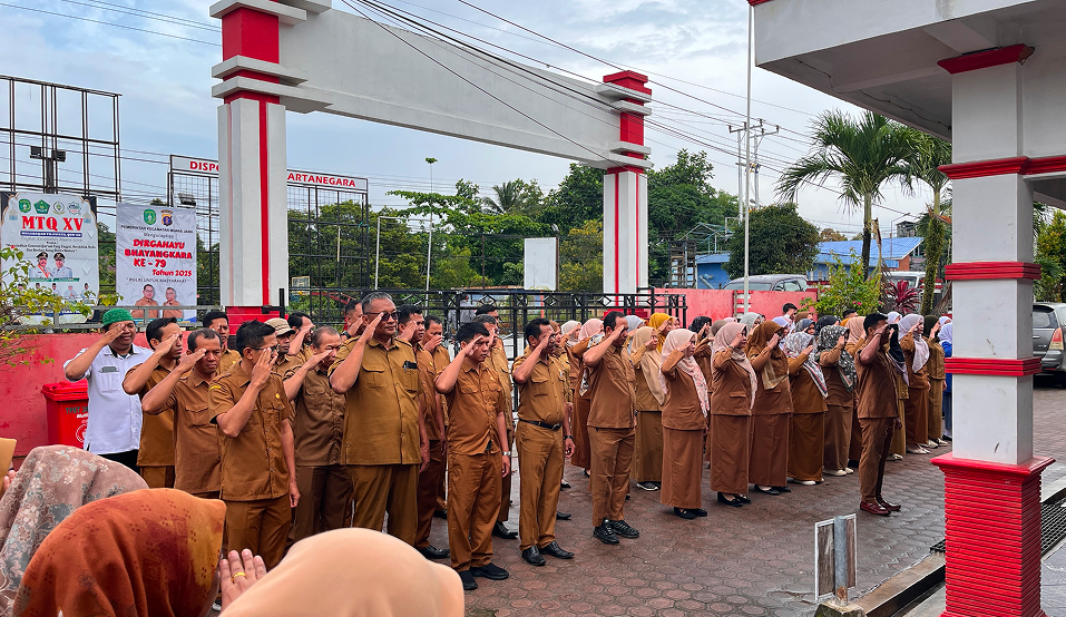📍PEMERINTAH KECAMATAN MUARA JAWA LAKSANAKAN APEL SENIN, DIPIMPIN LANGSUNG OLEH KASI TRANTIBUM📍 6 IMG 7417