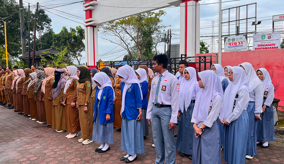 📍PEMERINTAH KECAMATAN MUARA JAWA LAKSANAKAN APEL SENIN, DIPIMPIN LANGSUNG OLEH KASI TRANTIBUM📍 3 IMG 7421