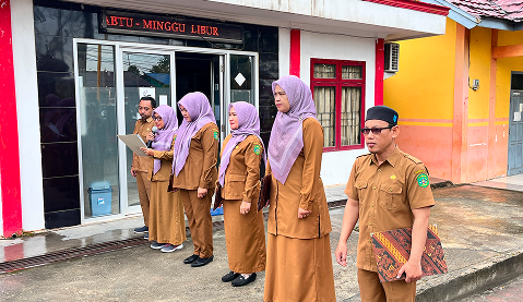 CAMAT MUARA JAWA PIMPIN APEL SENIN: TEKANKAN PERSIAPAN MATANG UNTUK 54 PESERTA MTQ KABUPATEN KUTAI KARTANEGARA 4 IMG 0501