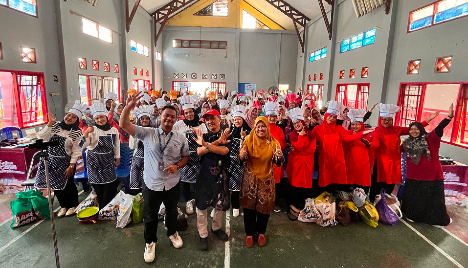 Muara Jawa, 29 September 2025 – Pemerintah Kecamatan Muara Jawa memberikan dukungan penuh terhadap kegiatan Pengembangan Keterampilan dan Wirausaha Kuliner Rumah Tangga yang diselenggarakan oleh Bogasari Group. Kegiatan yang dilaksanakan di Aula Kecamatan Muara Jawa ini merupakan bentuk sinergi antara dunia usaha dan pemerintah daerah dalam meningkatkan keterampilan masyarakat sekaligus mendorong pertumbuhan wirausaha kuliner skala rumah tangga maupun UMKM.