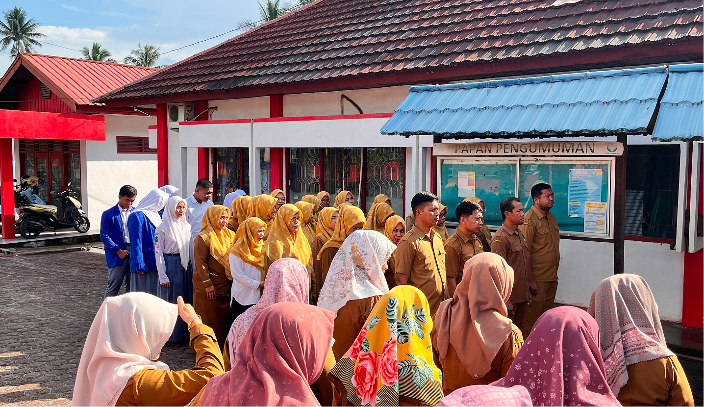 CAMAT MUARA JAWA PIMPIN APEL PAGI: AJAK ASN BEKERJA DENGAN RILEKS DAN BAHAGIA, SERTA TEKANKAN PENGELOLAAN SAMPAH MELALUI AKSI PERUBAHAN 4 IMG 2844