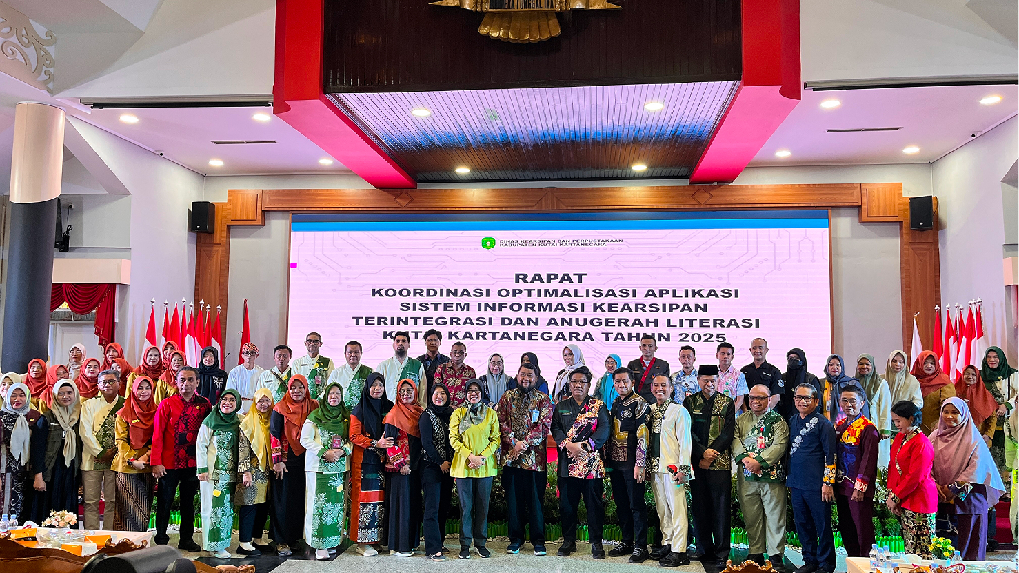 RAPAT KOORDINASI OPTIMALISASI APLIKASI SRIKANDI DAN ANUGERAH LITERASI KUKAR: DORONG TATA KELOLA KEARSIPAN DIGITAL YANG TERPADU 6 IMG 3127