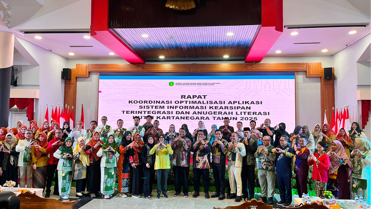 RAPAT KOORDINASI OPTIMALISASI APLIKASI SRIKANDI DAN ANUGERAH LITERASI KUKAR: DORONG TATA KELOLA KEARSIPAN DIGITAL YANG TERPADU 5 IMG 3137