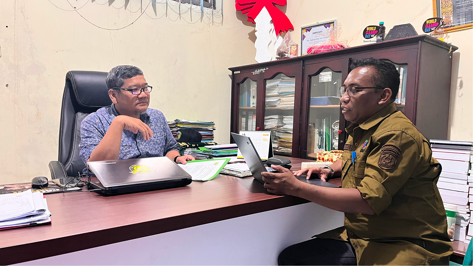 DINAS LINGKUNGAN HIDUP DAN KEHUTANAN (DLHK) KUKAR SIAP DUKUNG AKSI PERUBAHAN “BERSERI” YANG DIINISIASI SEKCAM MUARA JAWA UNTUK MEWUJUDKAN WILAYAH YANG BERSIH, RAPI, SEHAT, DAN INDAH 4 IMG 3192