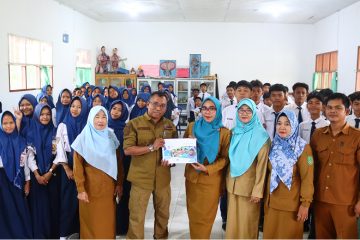 SEKCAM MUARA JAWA DAN TIM KERJA SOSIALISASIKAN AKSI PERUBAHAN “BERSERI” DI SMP NEGERI 2 MUARA JAWA 42 IMG 5400 2