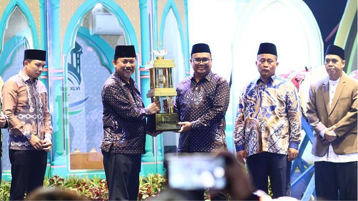 PEMBUKAAN MTQ KE-XLVI TINGKAT KABUPATEN KUTAI KARTANEGARA BERLANGSUNG KHIDMAT DAN MERIAH DI KECAMATAN TENGGARONG