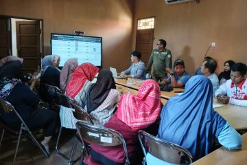 SOSIALISASI SISTEM ABSENSI QR CODE DI KECAMATAN MUARA JAWA: WUJUD AKSI PERUBAHAN “PANTAU HADIR, BANGUN DISIPLIN (PANDIR UDIN)” 36 WhatsApp Image 2025 10 10 at 18.53.02 2