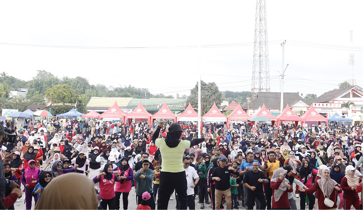 KECAMATAN MUARA JAWA GELAR JALAN SEHAT DALAM RANGKA HUT KORPRI KE-54 TAHUN 2025 DI HADIRI OLEH BUPATI DAN WAKIL BUPATI KUTAI KARTANEGARA 7 MG 1675 1 1