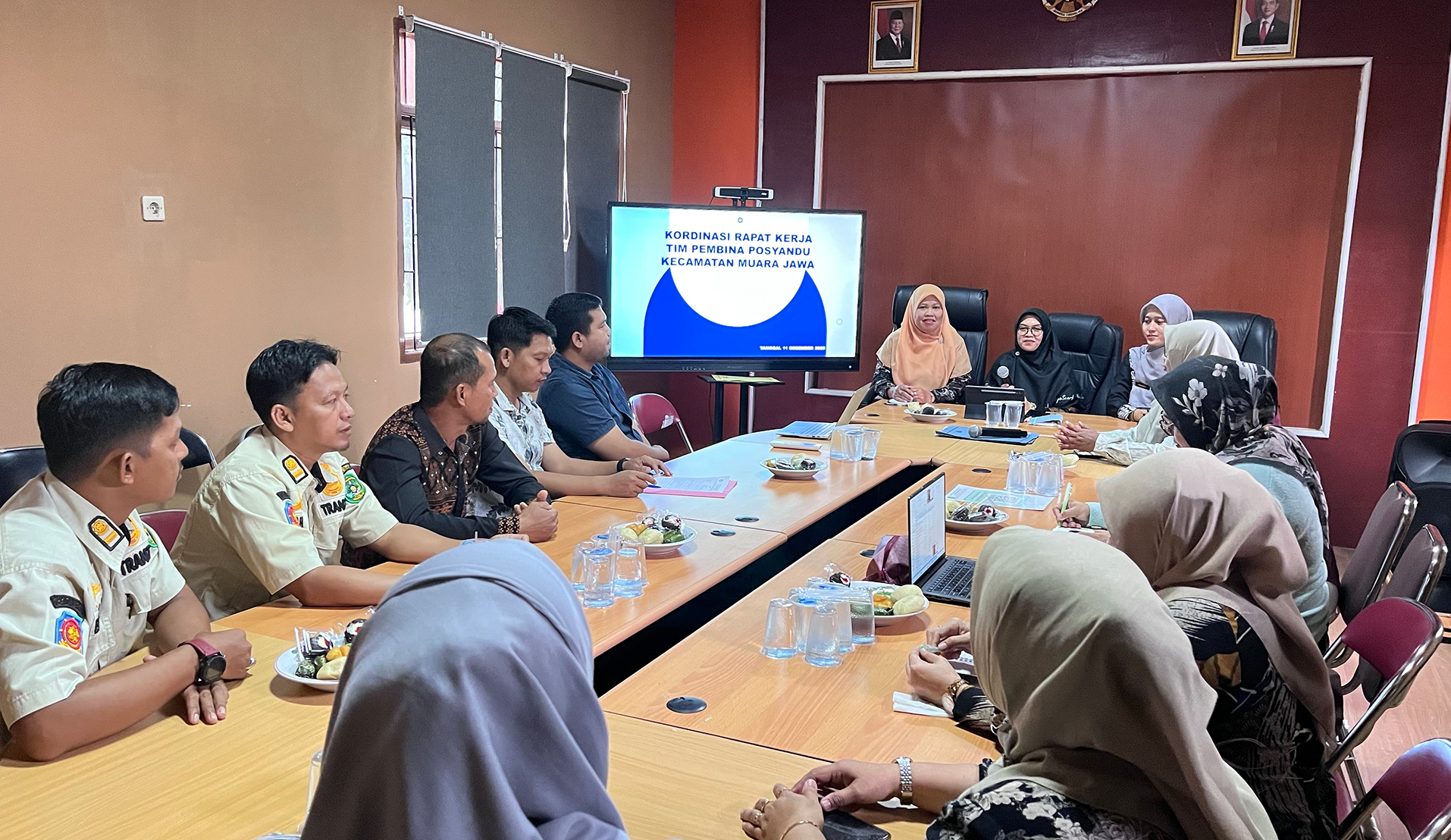 RAPAT KERJA TIM PEMBINA POSYANDU KECAMATAN MUARA JAWA BAHAS PENGUATAN KINERJA LINTAS BIDANG 3 IMG 8333