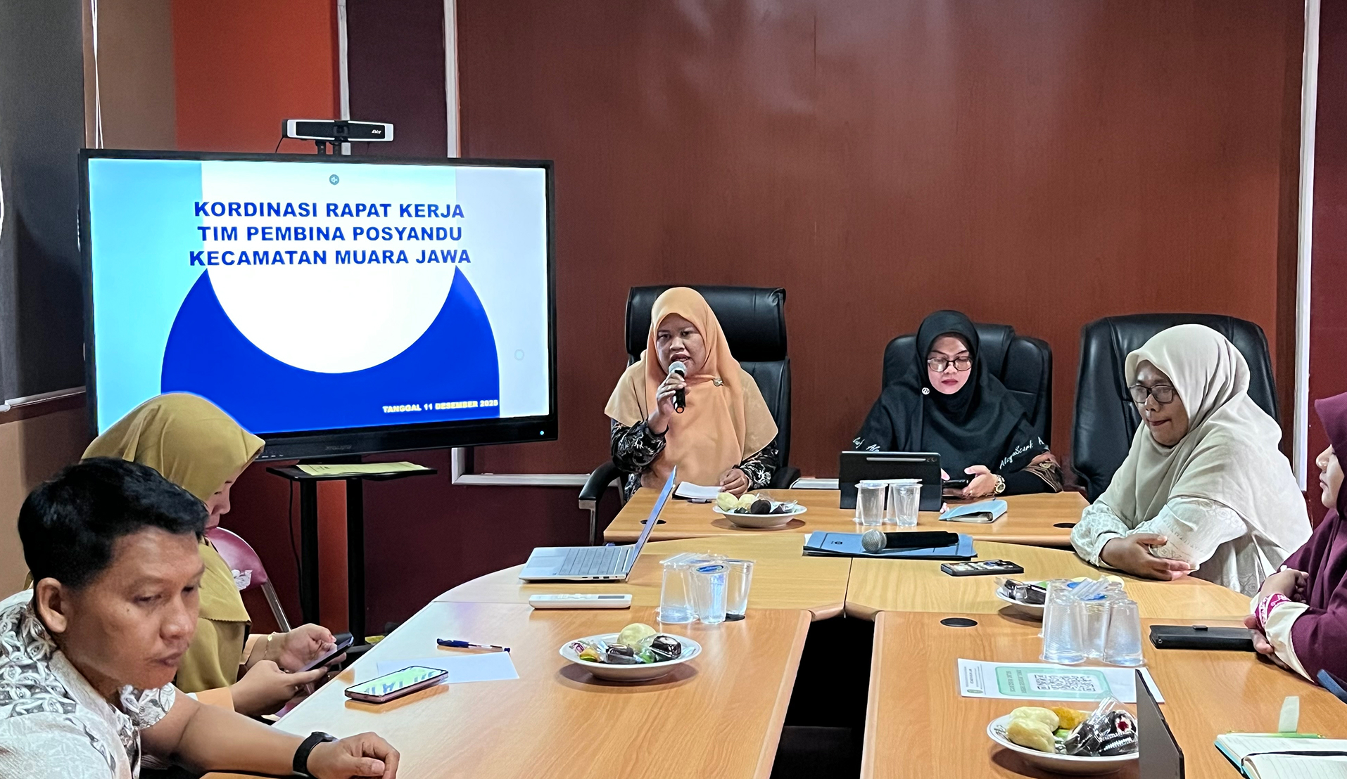 RAPAT KERJA TIM PEMBINA POSYANDU KECAMATAN MUARA JAWA BAHAS PENGUATAN KINERJA LINTAS BIDANG 4 IMG 8348