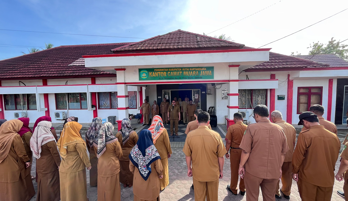 APEL PAGI KECAMATAN MUARA JAWA: MOMENTUM EVALUASI AKHIR TAHUN DAN PENGUATAN KOMITMEN PELAYANAN 4 IMG 9500