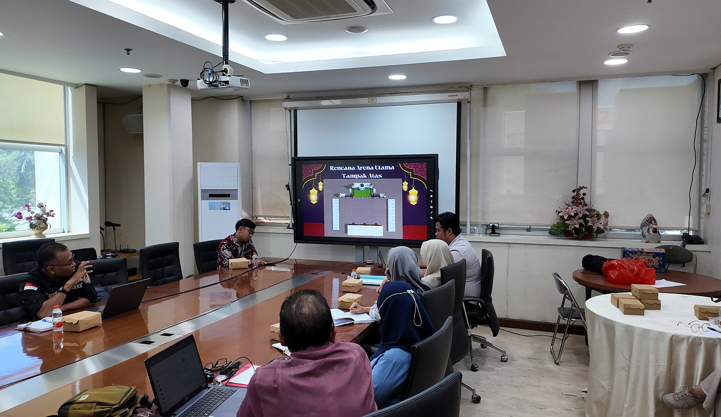 Muara Jawa, Kamis 29 Januari 2026 - Pemerintah Kecamatan Muara Jawa terus menunjukkan komitmennya dalam mendukung dan menyukseskan agenda keagamaan berskala daerah, khususnya pelaksanaan Musabaqah Tilawatil Qur’an (MTQ) ke-47 Tingkat Kabupaten Kutai Kartanegara Tahun 2026. Sebagai bentuk keseriusan tersebut, pada Kamis, 29 Januari 2026, Pemerintah Kecamatan Muara Jawa menggelar rapat koordinasi yang dilaksanakan di ruang rapat Kantor Sekretariat Daerah Kabupaten Kutai Kartanegara.

Rapat ini dihadiri langsung oleh Bapak Camat Muara Jawa dan Bapak Sekretaris Camat (Sekcam), serta melibatkan pihak-pihak terkait yang memiliki peran penting dalam perencanaan dan pelaksanaan kegiatan MTQ tingkat kabupaten. Rapat koordinasi ini menjadi langkah awal yang strategis dalam rangka mempersiapkan seluruh aspek pelaksanaan MTQ, mengingat Kecamatan Muara Jawa dipercaya sebagai tuan rumah penyelenggaraan MTQ ke-47 Tahun 2026.