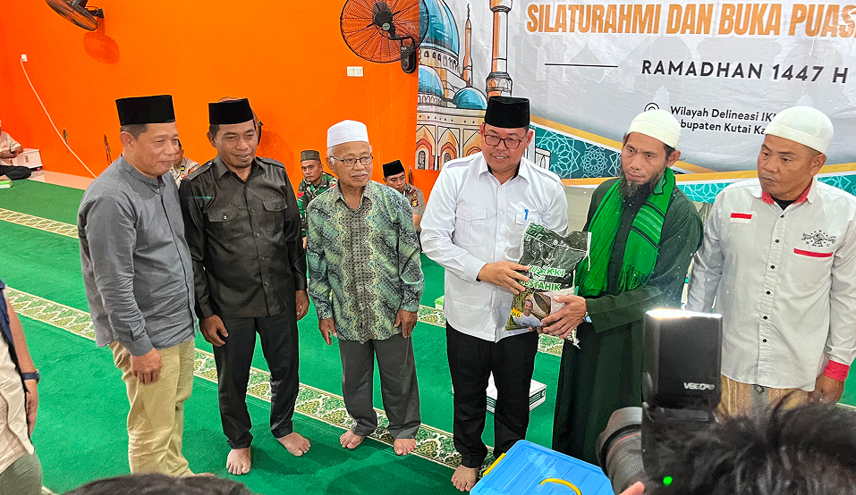 SAFARI RAMADHAN OTORITA IKN 2026 DI MASJID AL-WASILAH MUARA JAWA PESISIR, PERKUAT SILATURAHMI DAN BERBAGI KEPEDULIAN KEPADA MASYARAKAT 5 IMG 3007 1