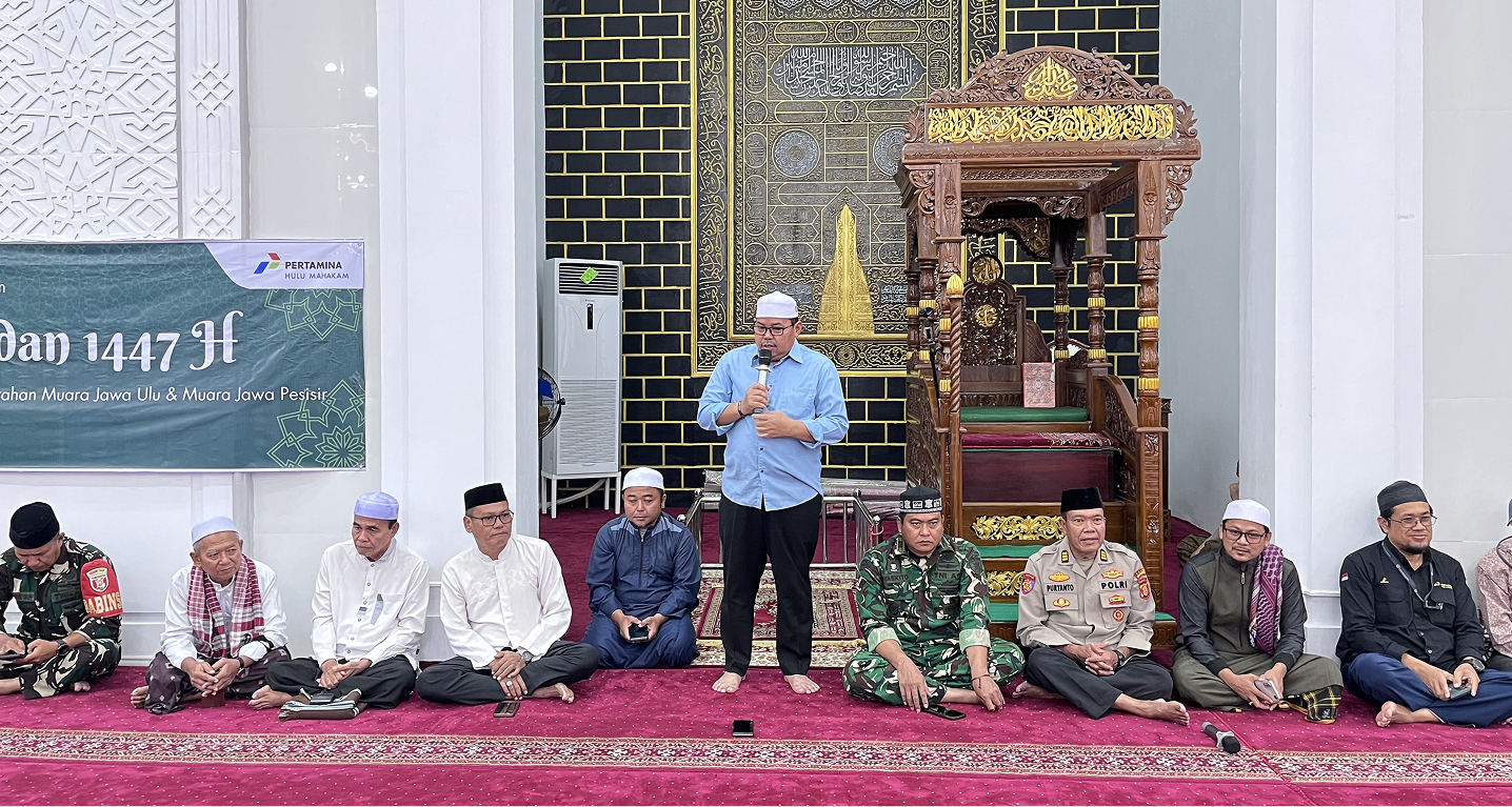 Muara Jawa, Jumat 13 Maret 2026 – Pemerintah Kecamatan Muara Jawa kembali melaksanakan kegiatan Safari Ramadhan sebagai bagian dari upaya mempererat silaturahmi antara pemerintah, tokoh agama, serta masyarakat. Kegiatan Safari Ramadhan kali ini dilaksanakan bertepatan dengan 23 Ramadhan 1447 Hijriah, bertempat di Masjid Jami Darussalam, Kelurahan Muara Jawa Ulu.

Kegiatan ini dihadiri oleh jajaran Pemerintah Kecamatan Muara Jawa, Pemerintah Kelurahan Muara Jawa Ulu, tokoh agama, tokoh masyarakat, pengurus masjid, serta masyarakat sekitar yang turut memeriahkan rangkaian kegiatan Safari Ramadhan tersebut.

Safari Ramadhan merupakan agenda rutin Pemerintah Kecamatan Muara Jawa setiap bulan suci Ramadhan yang bertujuan untuk mempererat hubungan antara pemerintah dengan masyarakat, sekaligus sebagai momentum meningkatkan keimanan dan ketakwaan.