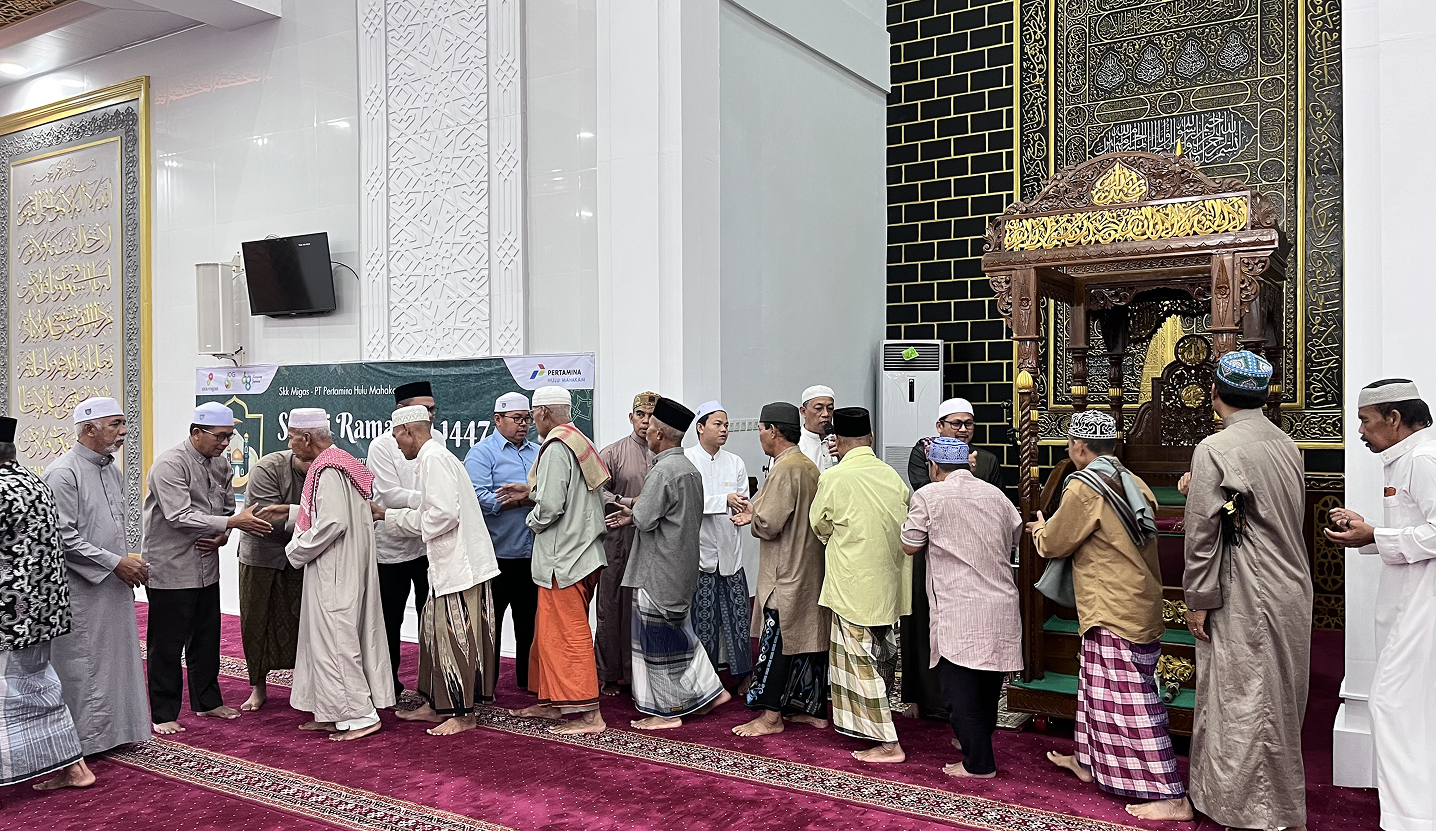 Memasuki waktu berbuka puasa, kegiatan dilanjutkan dengan dzikir dan doa bersama yang dipimpin oleh Ustadz Sahdi. Setelah itu seluruh peserta Safari Ramadhan bersama masyarakat melaksanakan buka puasa bersama dalam suasana penuh kebersamaan.

Setelah berbuka puasa, jamaah melaksanakan shalat Maghrib berjamaah, yang dipimpin oleh Ustadz Sahdi selaku imam. Kegiatan kemudian dilanjutkan dengan makan malam bersama sebagai bagian dari rangkaian kebersamaan antara pemerintah dan masyarakat.

Menjelang malam hari, seluruh jamaah kembali melaksanakan shalat Isya berjamaah, yang kemudian dilanjutkan dengan tausyiah atau kuliah tujuh menit (kultum) yang disampaikan oleh Ustadz Sahdi.

Dalam tausyiahnya, Ustadz Sahdi mengingatkan pentingnya memanfaatkan bulan Ramadhan sebagai waktu untuk memperbanyak amal ibadah, meningkatkan kepedulian terhadap sesama, serta mempererat tali persaudaraan antar sesama umat.