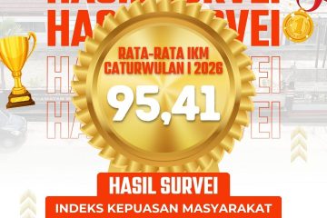 Muara Jawa, Senin 20 April 2026 - Pemerintah Kecamatan Muara Jawa terus berkomitmen meningkatkan kualitas pelayanan publik kepada masyarakat. Salah satu upaya yang dilakukan untuk mengukur kualitas pelayanan tersebut adalah melalui pelaksanaan Survei Indeks Kepuasan Masyarakat (IKM). Berdasarkan hasil survei yang telah dilaksanakan pada periode Januari hingga Maret tahun 2026, Pemerintah Kecamatan Muara Jawa berhasil memperoleh nilai rata-rata IKM sebesar 95,41. Nilai tersebut menunjukkan bahwa tingkat kepuasan masyarakat terhadap pelayanan yang diberikan oleh Pemerintah Kecamatan Muara Jawa berada pada kategori sangat baik. Hasil ini menjadi indikator penting bahwa berbagai upaya peningkatan kualitas pelayanan yang dilakukan selama ini telah memberikan dampak positif bagi masyarakat sebagai penerima layanan. Survei Indeks Kepuasan Masyarakat merupakan salah satu instrumen yang digunakan oleh instansi pemerintah untuk mengetahui secara langsung tingkat kepuasan masyarakat terhadap pelayanan publik yang diberikan. Melalui survei ini, masyarakat diberikan kesempatan untuk memberikan penilaian terhadap berbagai aspek pelayanan, mulai dari prosedur pelayanan, waktu penyelesaian, biaya atau tarif layanan, hingga sikap dan perilaku petugas pelayanan.