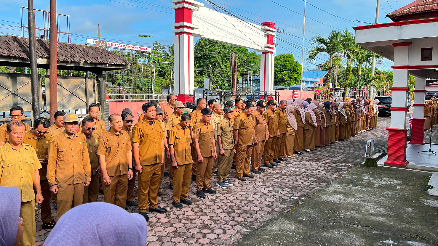 APEL SENIN PAGI KECAMATAN MUARA JAWA: PENGUATAN CORE VALUES ASN BERAKHLAK UNTUK PELAYANAN PUBLIK YANG LEBIH OPTIMAL 1 IMG 6853 1
