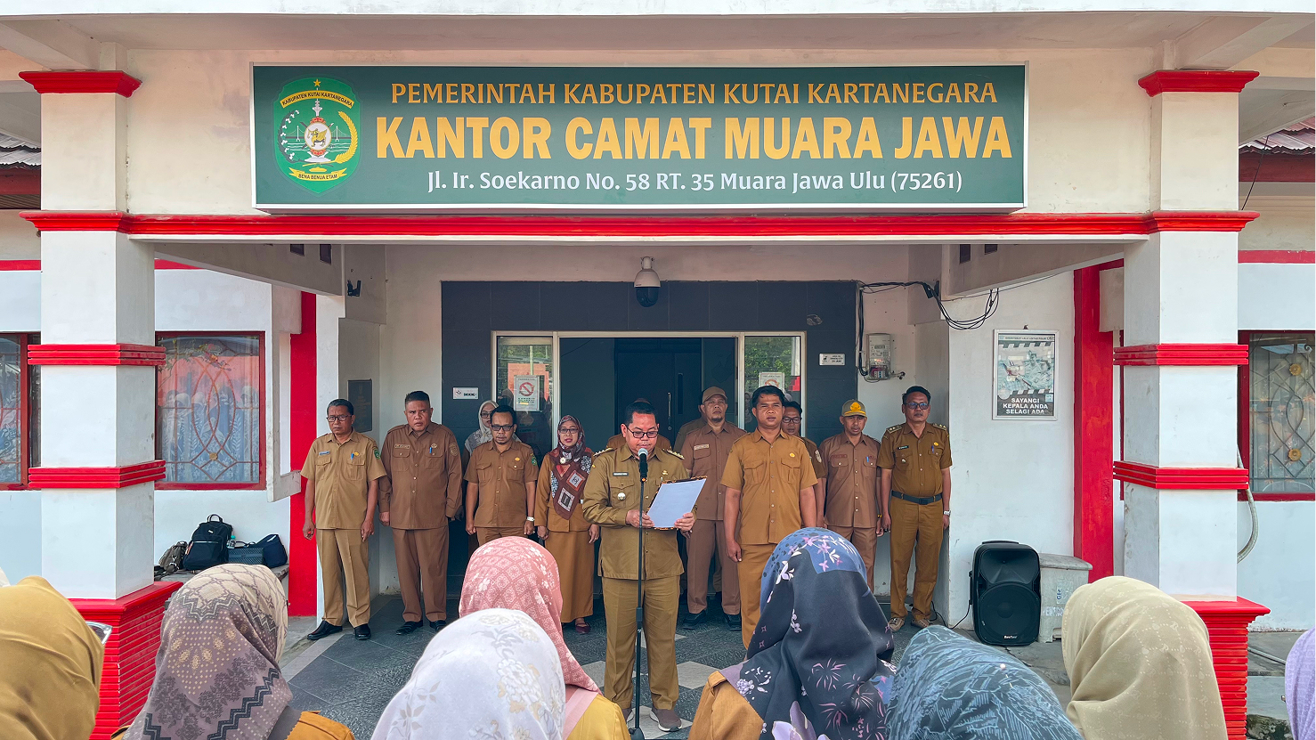 APEL SENIN PAGI KECAMATAN MUARA JAWA: PENGUATAN CORE VALUES ASN BERAKHLAK UNTUK PELAYANAN PUBLIK YANG LEBIH OPTIMAL 2 IMG 6856 1