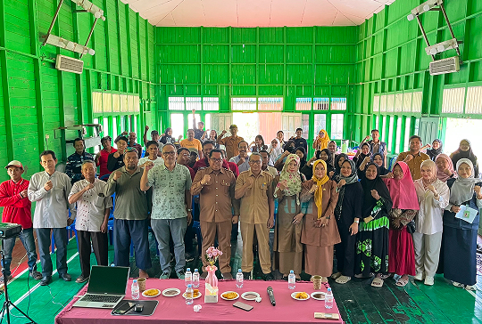 CAMAT MUARA JAWA HADIRI SOSIALISASI PROGRAM PENGURANGAN EMISI, KOMITMEN BERSAMA MUARA KEMBANG MENUJU MASA DEPAN LEBIH HIJAU