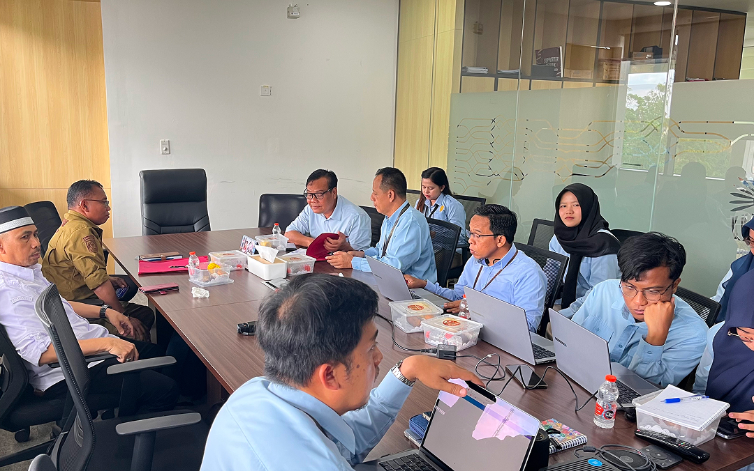 LAHAN HIBAH DI KELURAHAN DONDANG BERPELUANG JADI LOKASI UNIVERSITAS BARU DI KAWASAN IKN, SEKCAM MUARA JAWA DAN PLT. LURAH DONDANG HADIRI RAPAT TINDAK LANJUT 1 IMG 0740 1