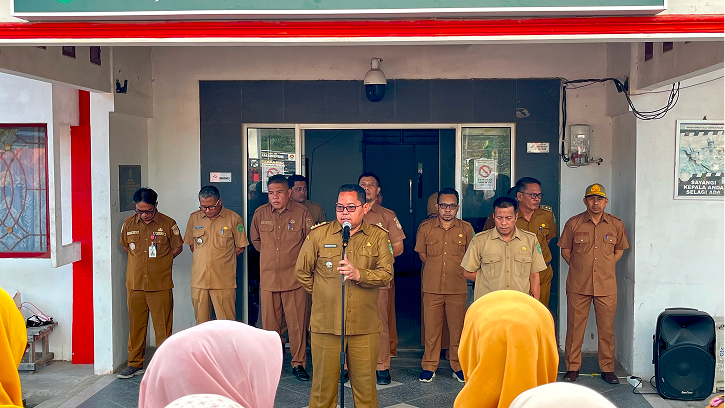 DISIPLIN HARI INI, PELAYANAN LEBIH BAIK ESOK HARI! ASN DIHARAPKAN TERUS TINGKATKAN KINERJA DAN PELAYANAN UNTUK MASYARAKAT
