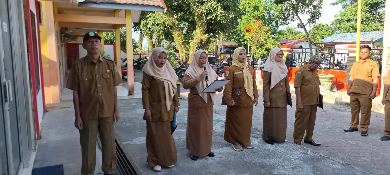 SIAPKAN MUARA JAWA MENUJU 17 AGUSTUS! CAMAT TEGASKAN DISIPLIN PEGAWAI DAN AJAK SELURUH JAJARAN SUKSESKAN PERINGATAN HUT RI KE-81 1 WhatsApp Image 2026 07 20 at 14.47.31